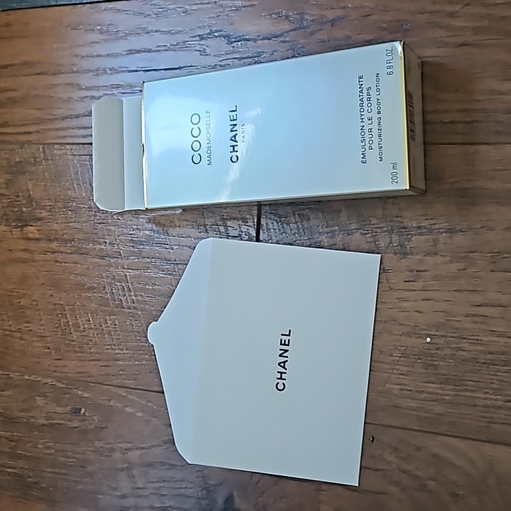 2pc Empty Chanel box and envelope